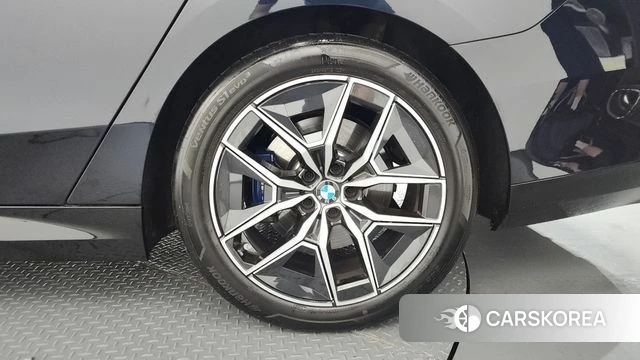 BMW 5 Series (G60) id 4602211 из Кореи 13