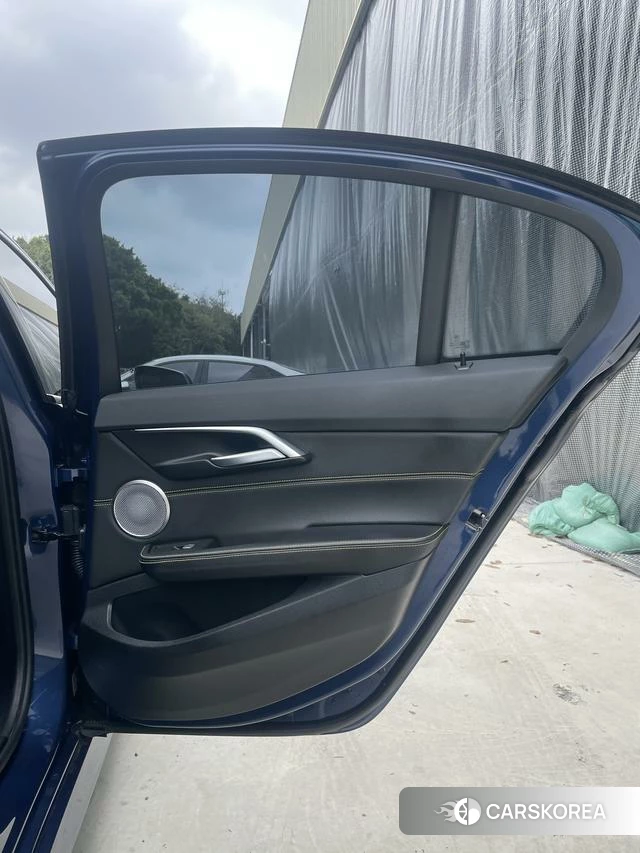 BMW 1 series id 4279288 из Китая 13