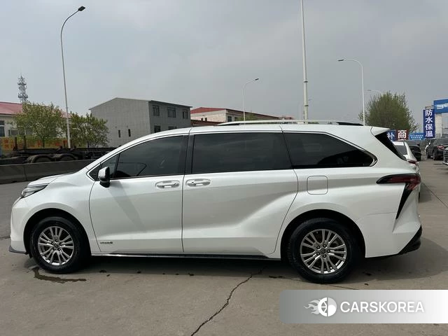 Toyota Saina id 4272897 из Китая 13