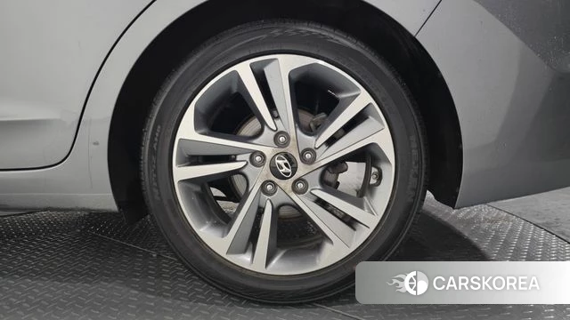 Hyundai Avante AD id 4610419 из Кореи 13