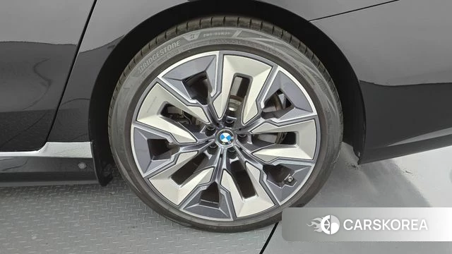BMW 7 Series (G70) id 4898272 из Кореи 13