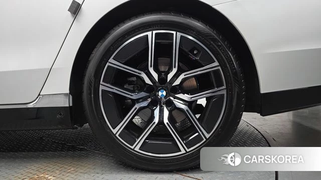 BMW 7 Series (G70) id 4681902 из Кореи 13