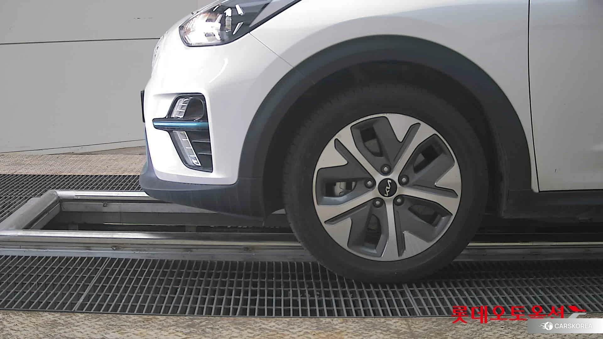 Kia Niro EV id 3888289 из Кореи 13