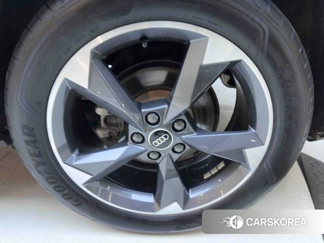 Audi Q3 id 4348619 из Китая 13