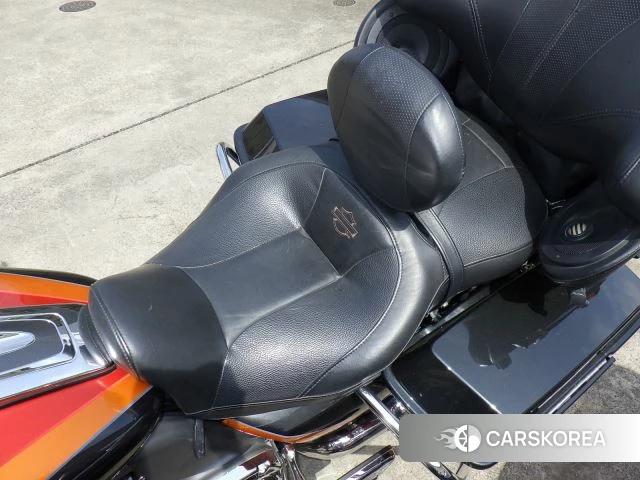 Harley-Davidson Electra Glide FLHTCUSE1800 CVO id 3947966 из Японии 13