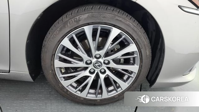 Lexus ES300h 7th generation id 4310645 из Кореи 13