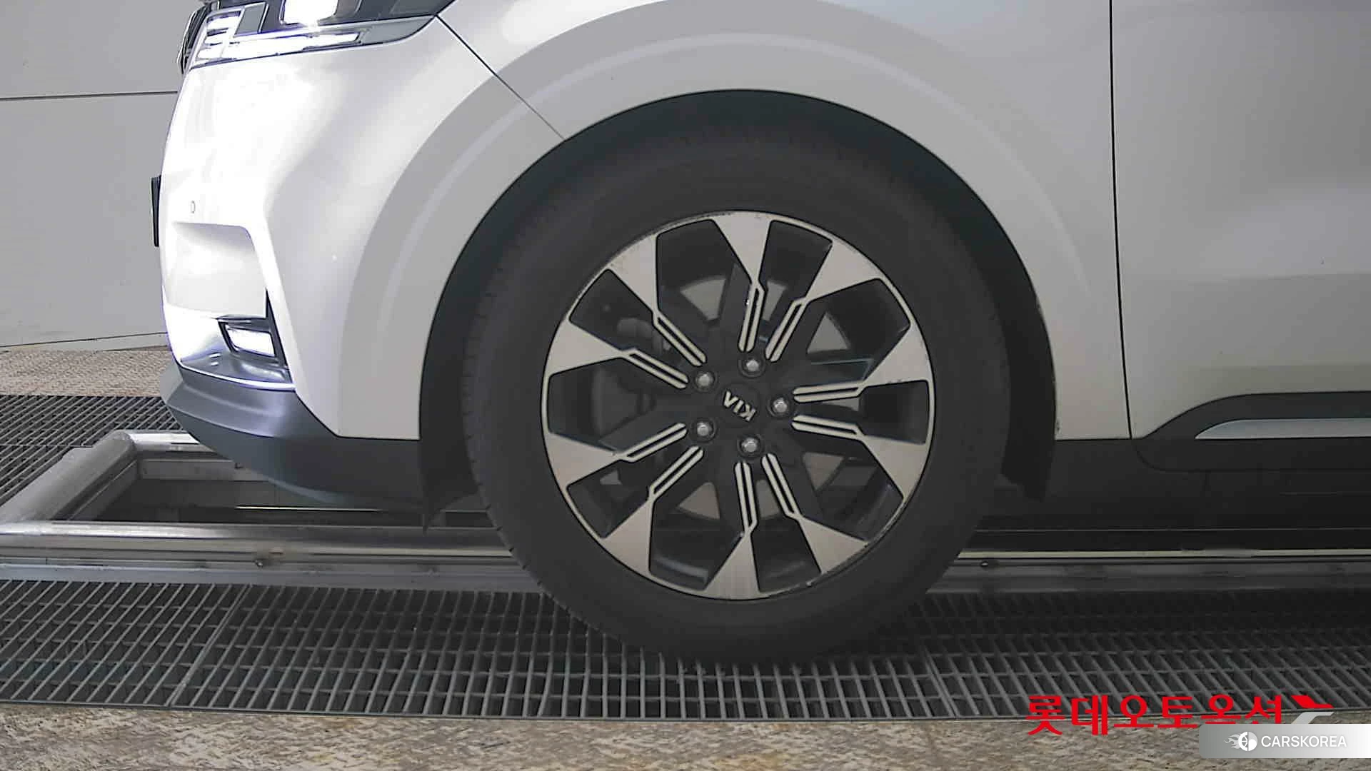 Kia Carnival id 3869406 из Кореи 13