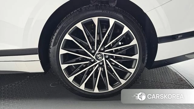 Hyundai Grandeur Hybrid (GN7) id 4230587 из Кореи 13