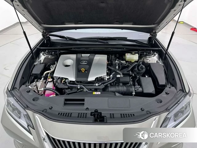 Lexus ES id 4291492 из Китая 13