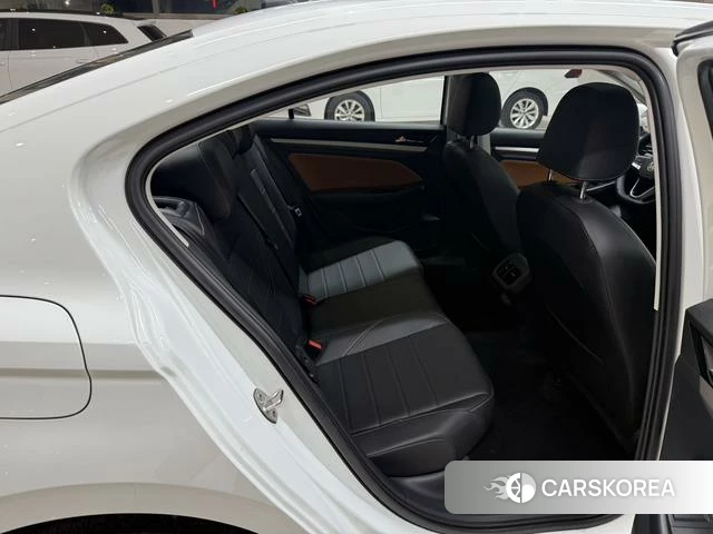 Volkswagen Bora id 4256297 из Китая 13