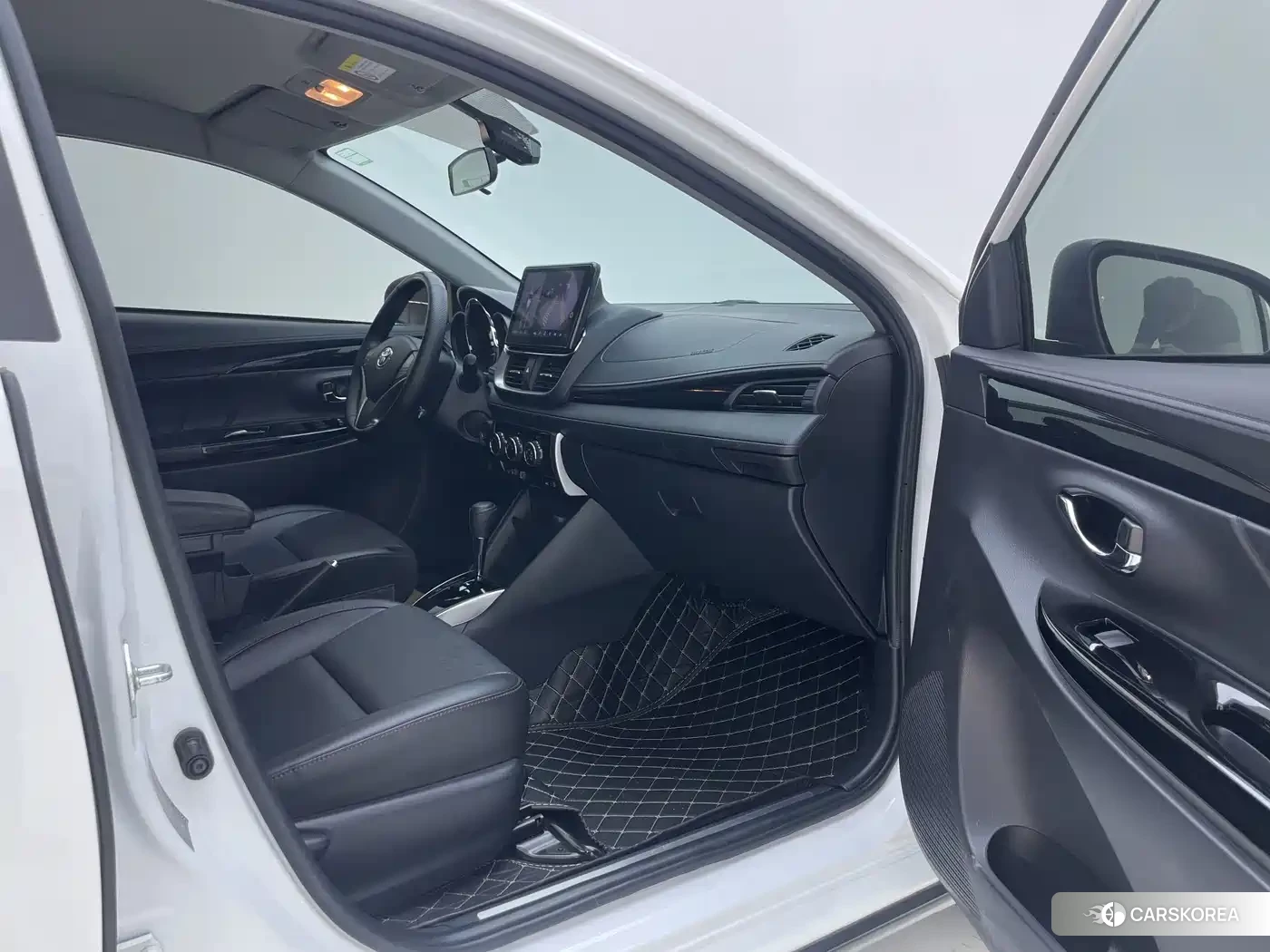 Toyota Yaris L id 4664556 из Китая 13