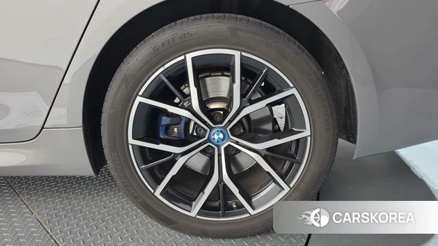 BMW 5 Series (G30) id 4769243 из Кореи 13