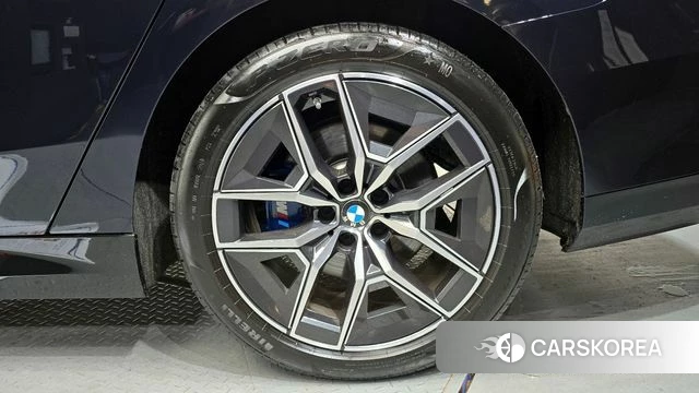BMW 5 Series (G60) id 4354101 из Кореи 13