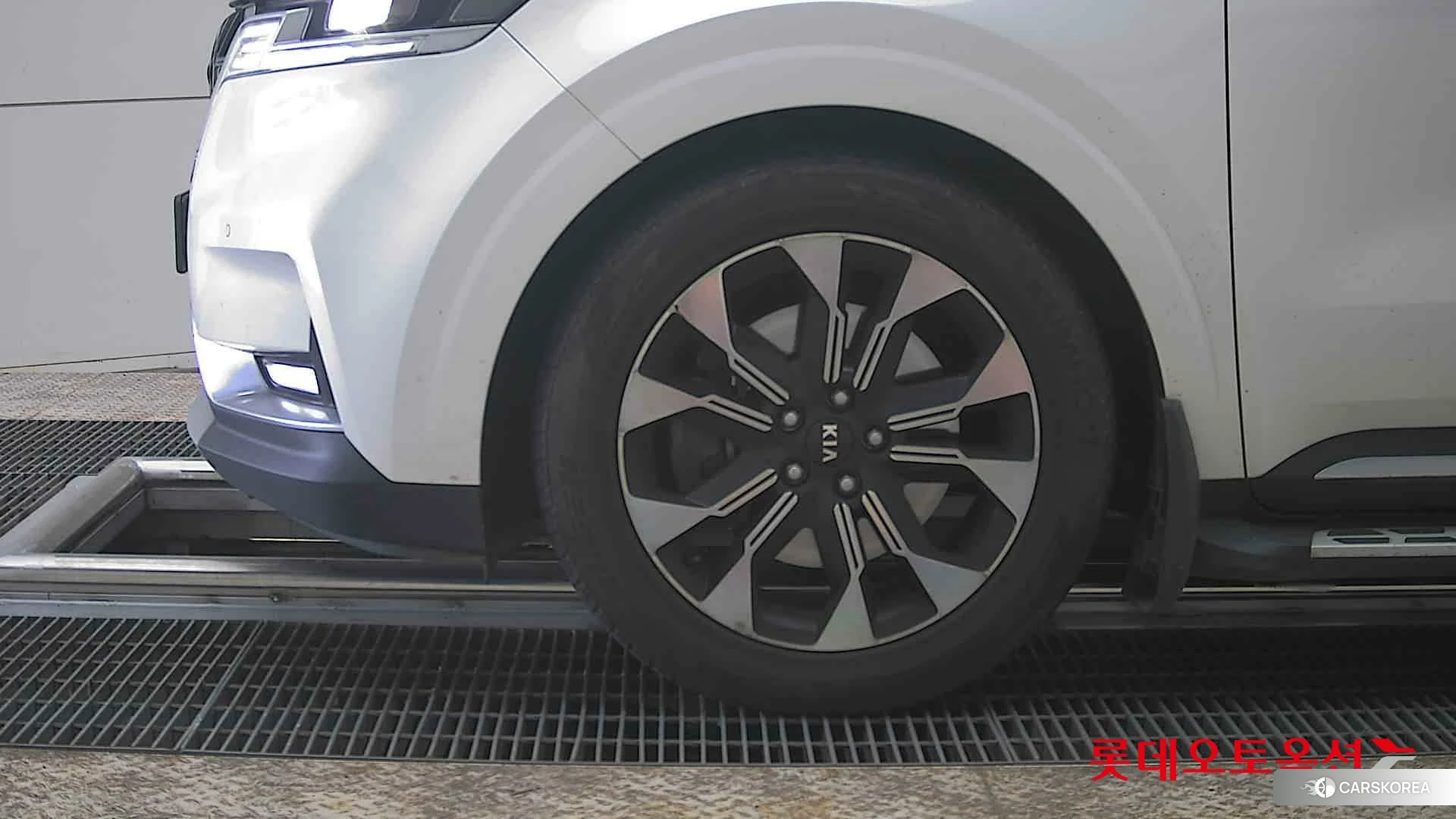 Kia Carnival id 3882096 из Кореи 13