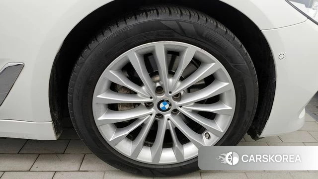 BMW 5 Series (G30) id 4378119 из Кореи 13
