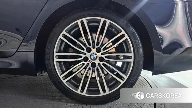 BMW 5 Series (G30) id 4377249 из Кореи 13