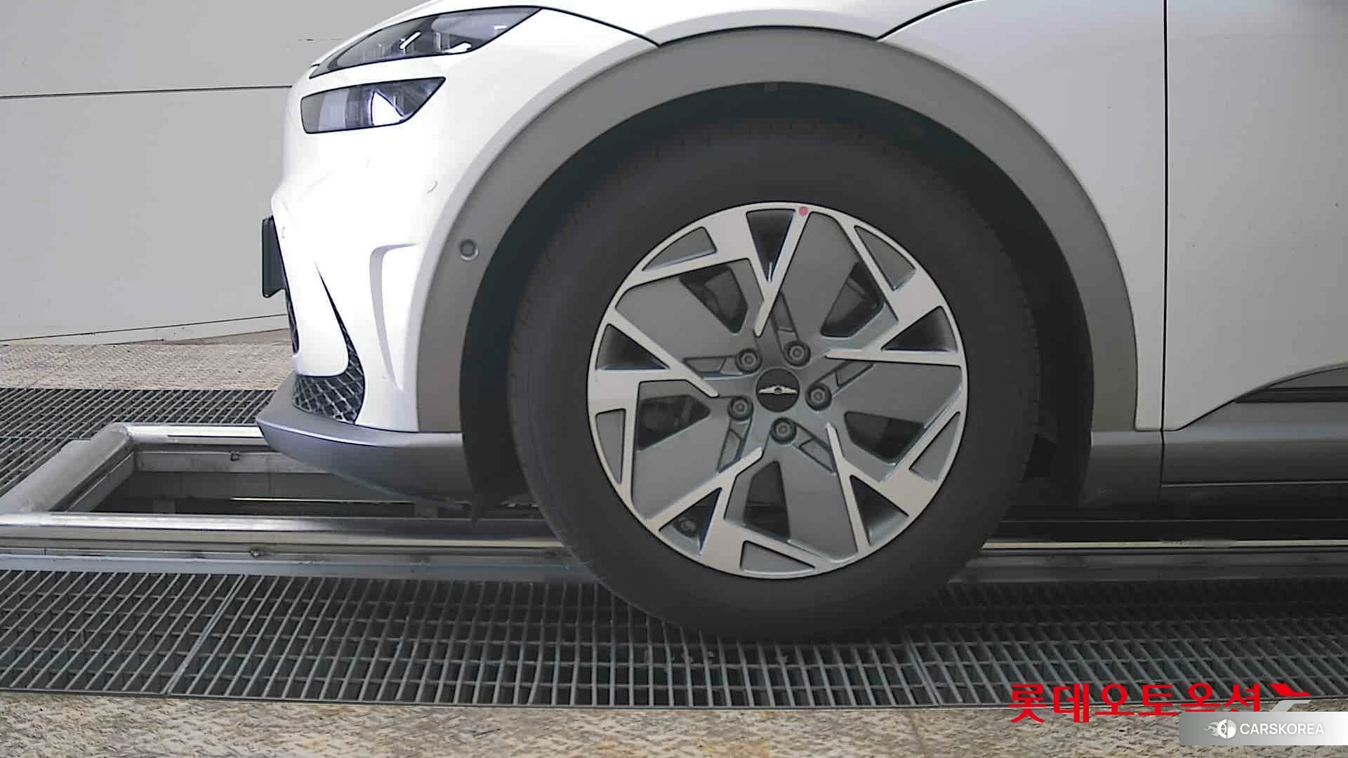 Hyundai GV60 id 3882059 из Кореи 13