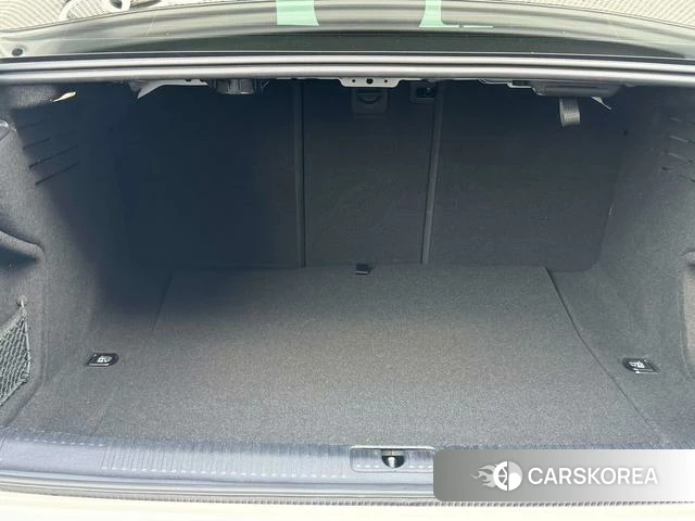 Audi A4L id 4297805 из Китая 13