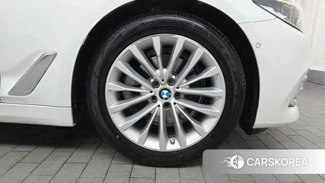 BMW 5 Series (G30) id 4477109 из Кореи 13