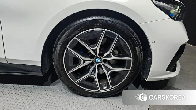 BMW 5 Series (G60) id 4571036 из Кореи 13