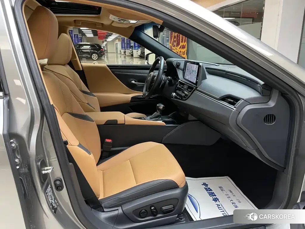 Lexus ES id 4629602 из Китая 13