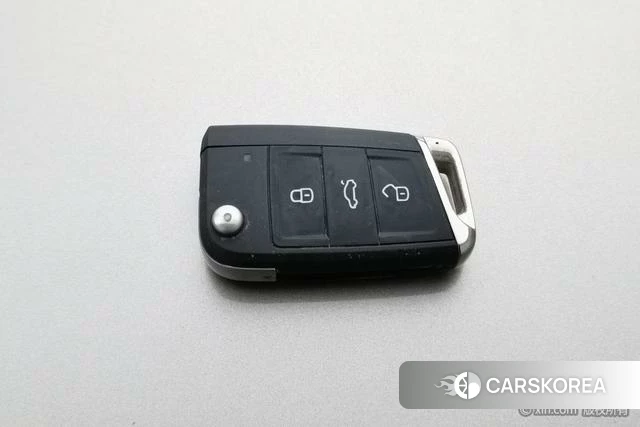 Volkswagen Bora id 4210717 из Китая 13