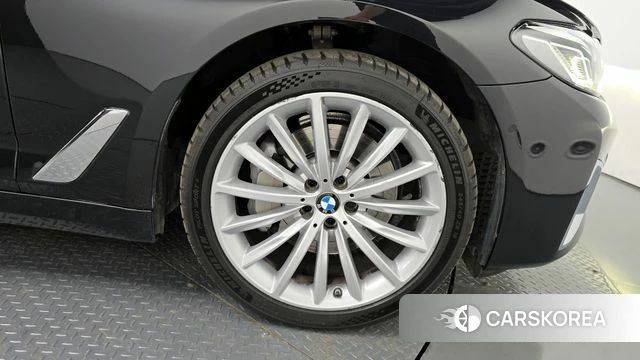 BMW 5 Series (G30) id 4308695 из Кореи 13