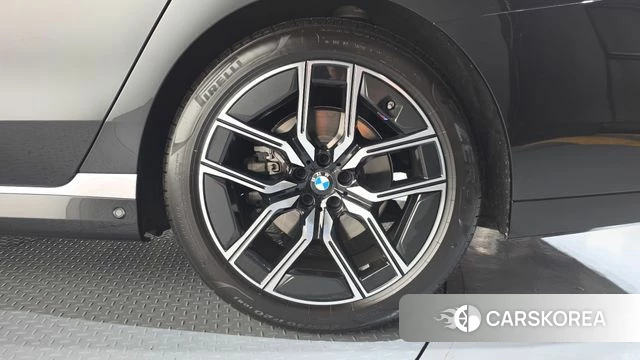 BMW 7 Series (G70) id 4301997 из Кореи 13