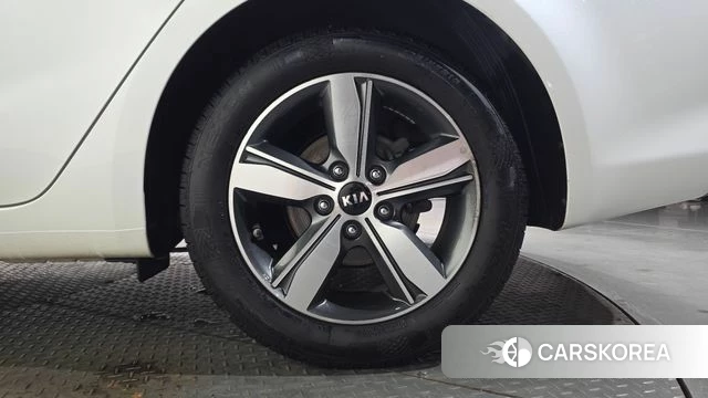 Kia The New K3 id 4755519 из Кореи 13