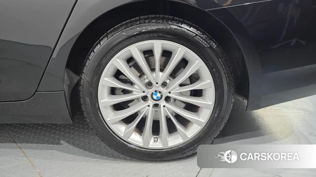 BMW 5 Series (G30) id 4707352 из Кореи 13