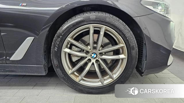 BMW 5 Series (G30) id 4918437 из Кореи 13