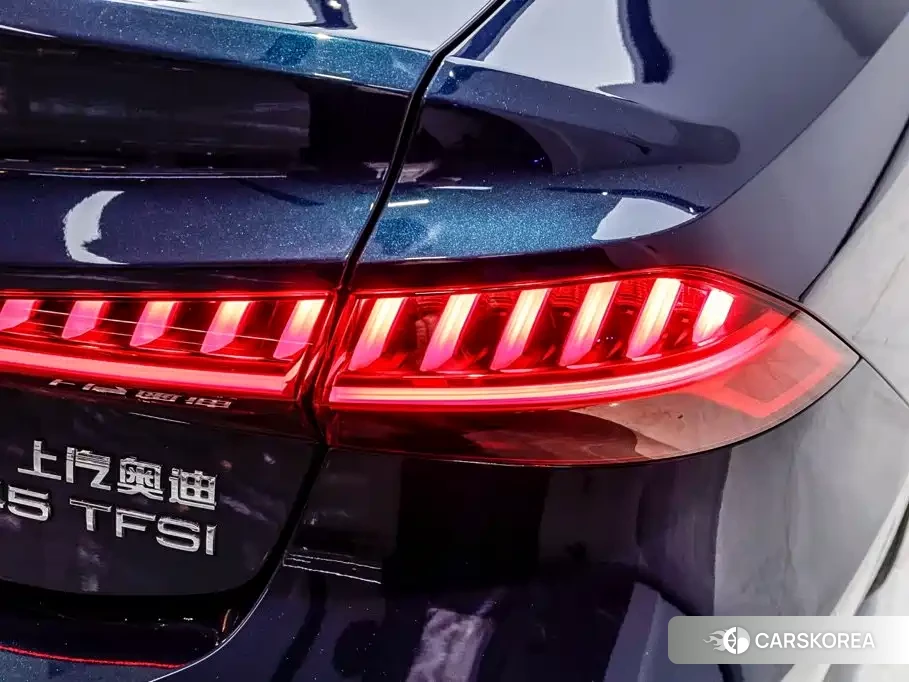 Audi A7L id 4649382 из Китая 13