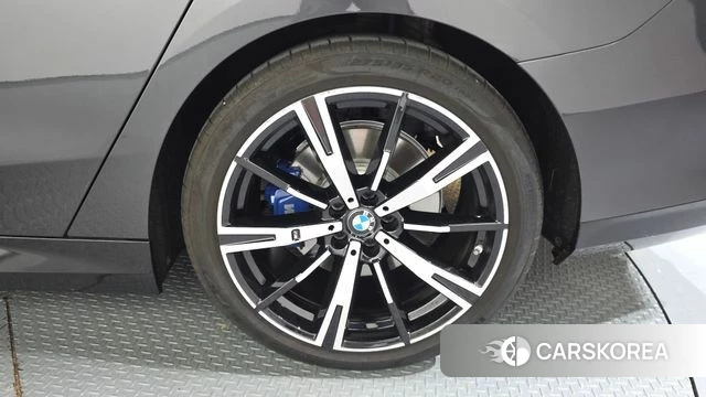 BMW 5 Series (G60) id 4548902 из Кореи 13