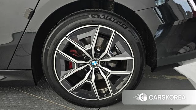 BMW 5 Series (G60) id 4655360 из Кореи 13