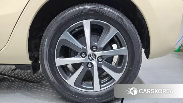 Toyota Prius C id 4285911 из Кореи 13