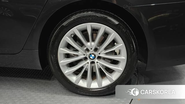 BMW 5 Series (G30) id 4666927 из Кореи 13