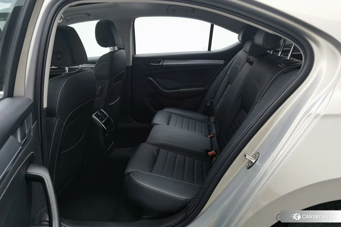 Skoda Superb id 4437913 из Китая 13