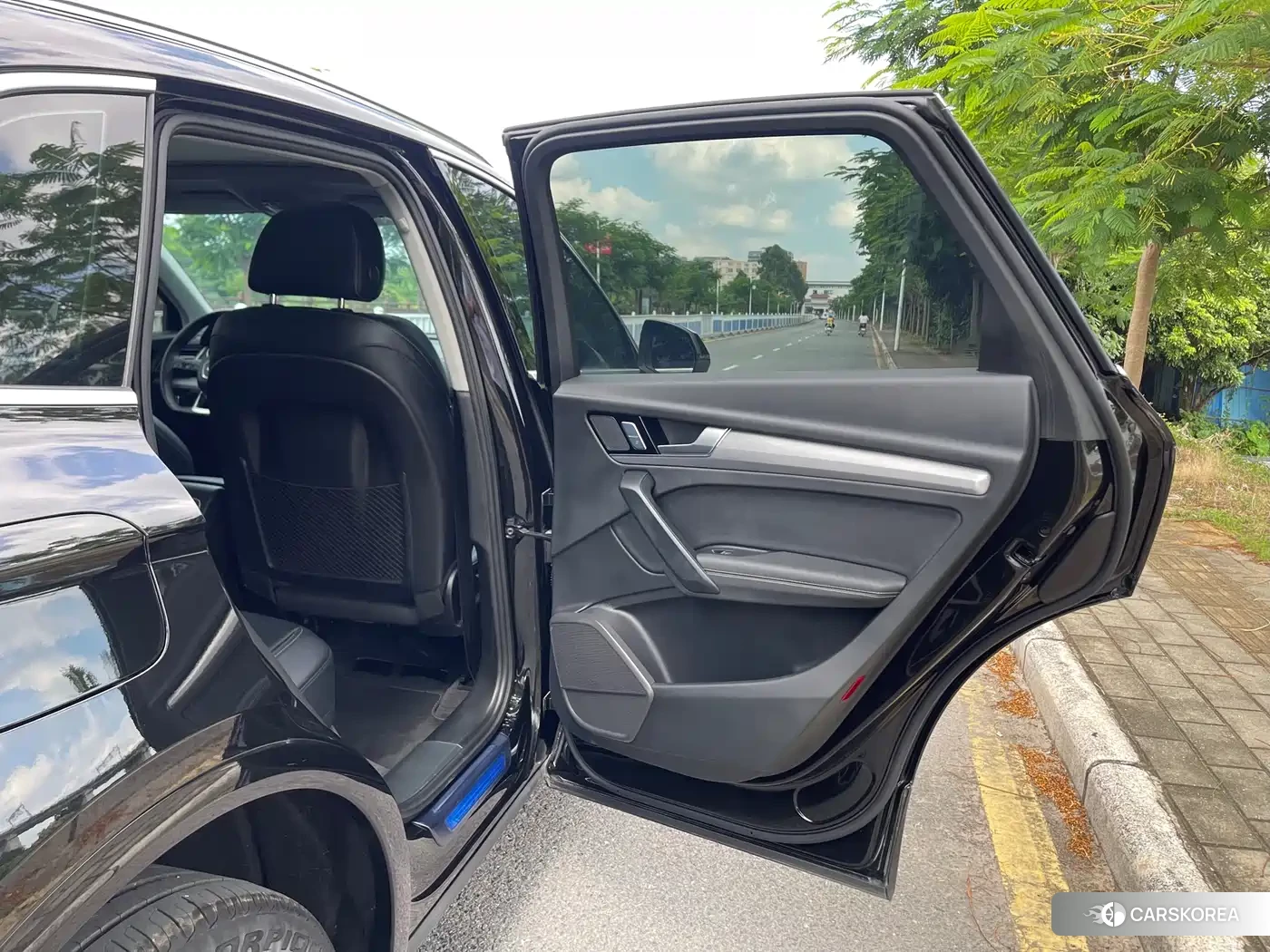 Audi Q5L id 4589235 из Китая 13