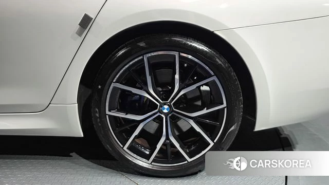 BMW 5 Series (G30) id 4343989 из Кореи 13