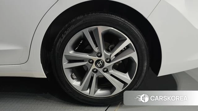 Hyundai Avante AD id 4530890 из Кореи 13