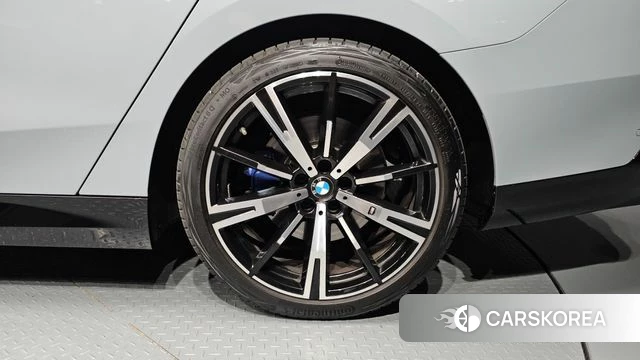 BMW 5 Series (G60) id 4724776 из Кореи 13