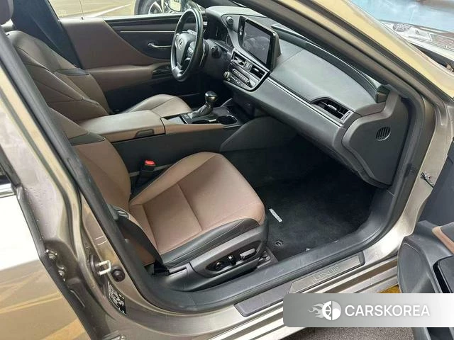 Lexus ES id 4393355 из Китая 13