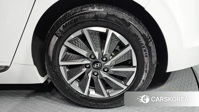 Hyundai The New Ionic Electric id 4362705 из Кореи 13