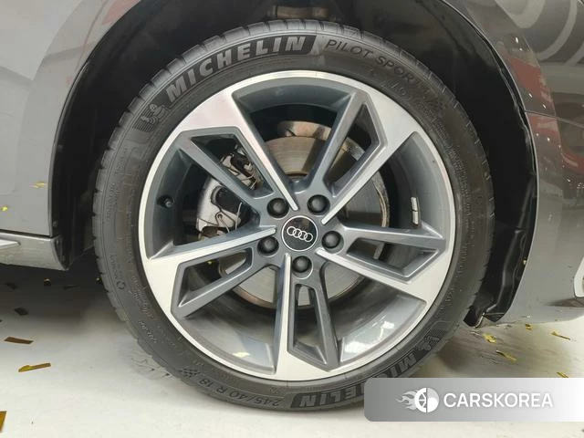 Audi A4L id 4359326 из Китая 13