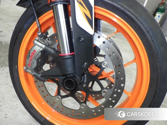 KTM 890 DUKE R id 3957894 из Японии 13