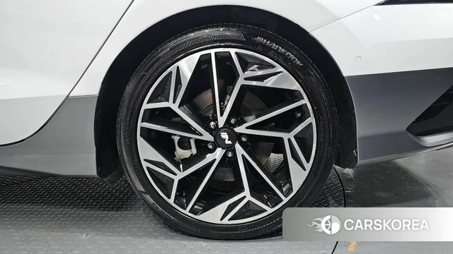 Hyundai Ionic 6 id 4316058 из Кореи 13