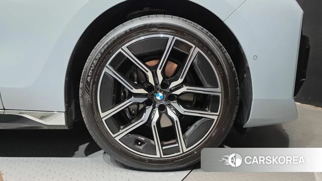 BMW 7 Series (G70) id 4904224 из Кореи 13