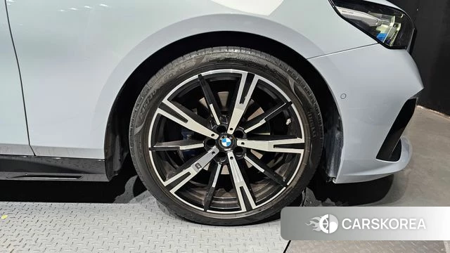 BMW 5 Series (G60) id 4579158 из Кореи 13