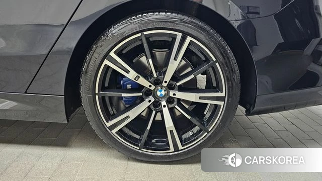 BMW 5 Series (G60) id 4617837 из Кореи 13