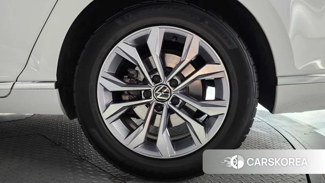 Volkswagen Passat GT (B8) id 4494989 из Кореи 13